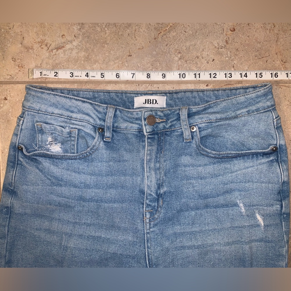 Just Black Denim Light Blue Wash Distressed Knee Design Straight Leg - Size 29 - Picture 10 of 15